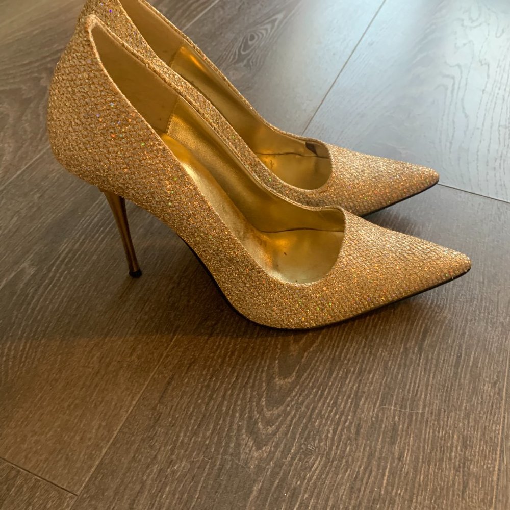 heels - Picture 4 of 5